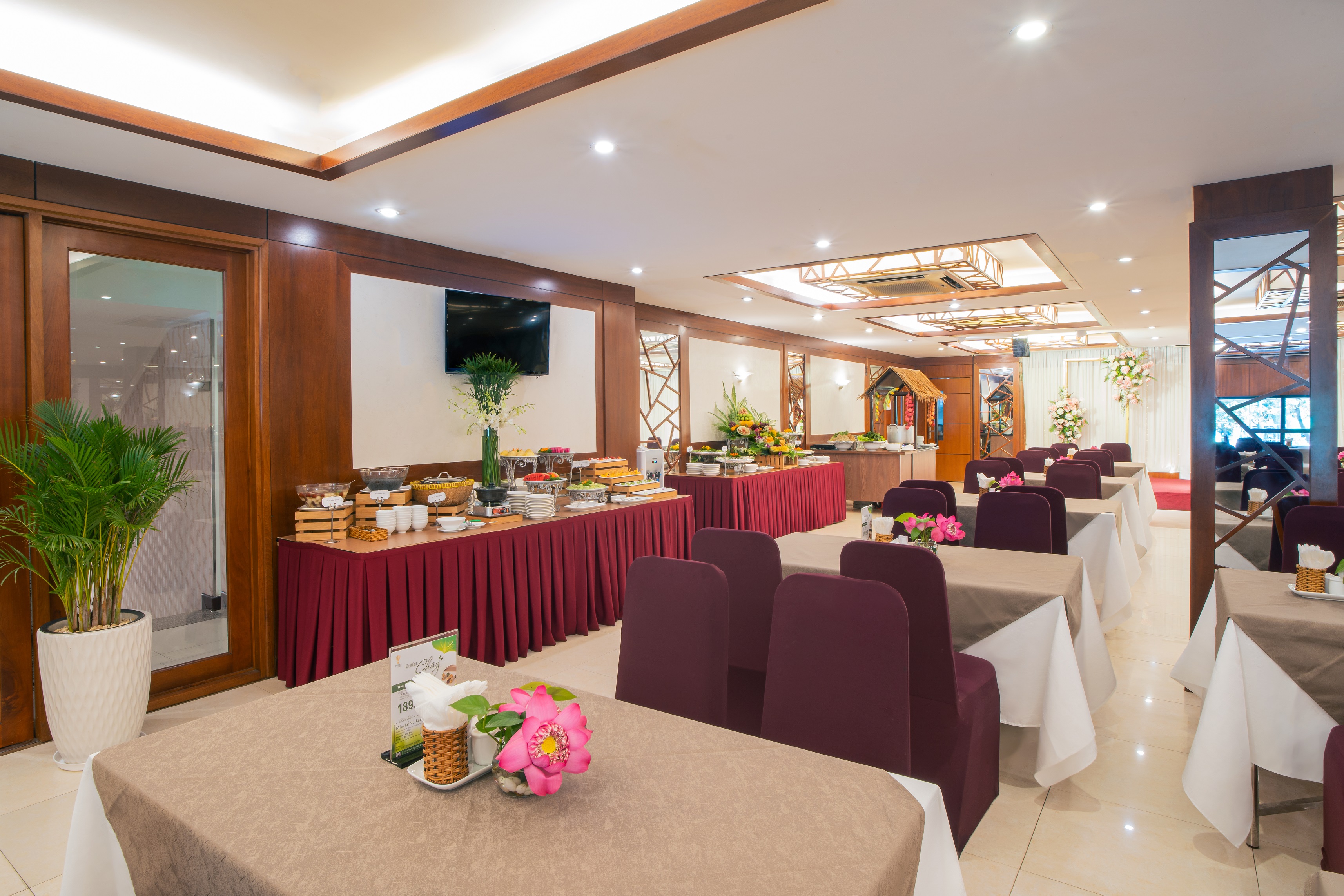 Buffet chay Khách sạn Viễn Đông ưu đãi ngập tràn trong mùa Vu Lan